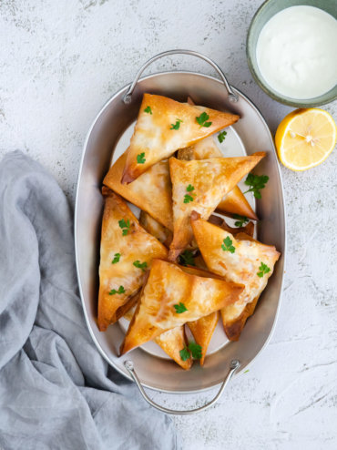 [Video] Samose s piletinom, batatom i ajvarom