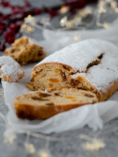 [Video] Kruh s marcipanom i suhim voćem (Stollen)